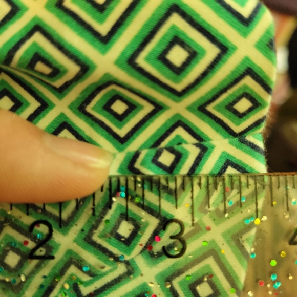 Willi Smith Green and White Bermuda Shorts with Geometric Pattern - Picture 5 of 5